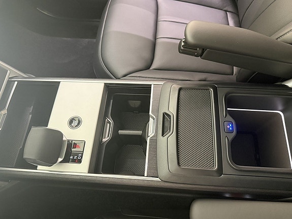 Land Rover Range Rover 16 of 30