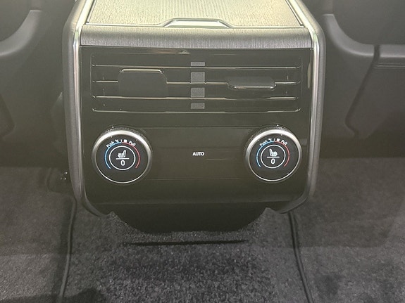 Land Rover Range Rover 24 of 30
