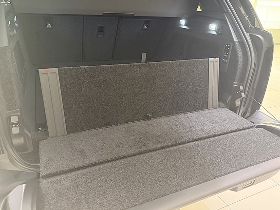 Land Rover Range Rover 29 of 30