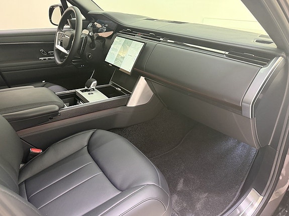 Land Rover Range Rover 17 of 30