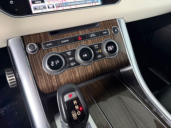 Land Rover Range Rover Sport 17 of 18
