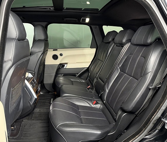 Land Rover Range Rover Sport 11 of 18