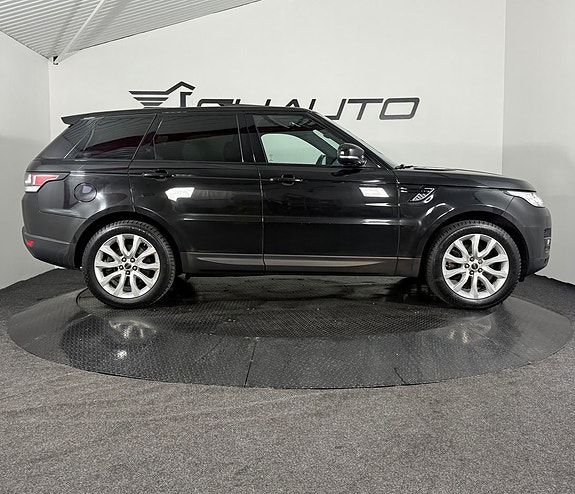 Land Rover Range Rover Sport 4 of 5