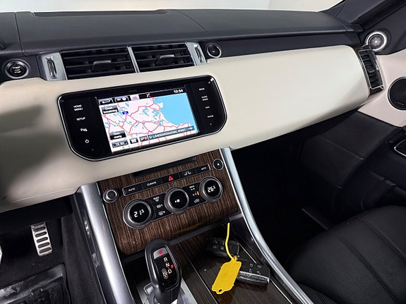 Land Rover Range Rover Sport 13 of 18