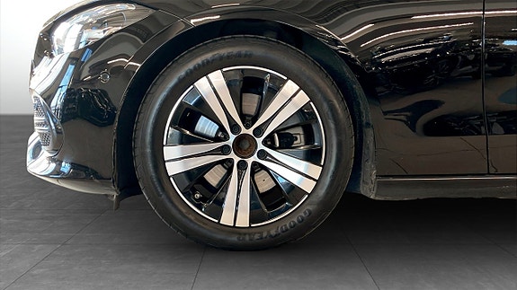 Mercedes-Benz C220 d 9 of 17