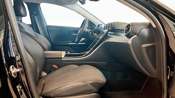 Mercedes-Benz C220 d 3 of 17