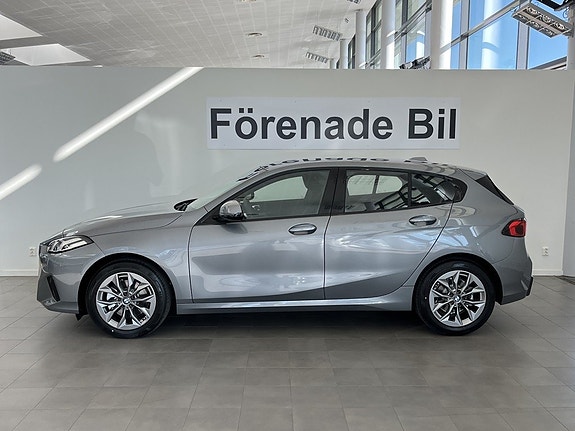 BMW 120 3 of 5