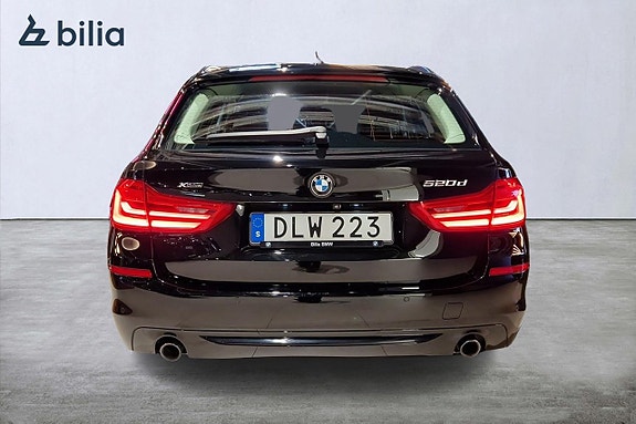 BMW 520d 4 of 5