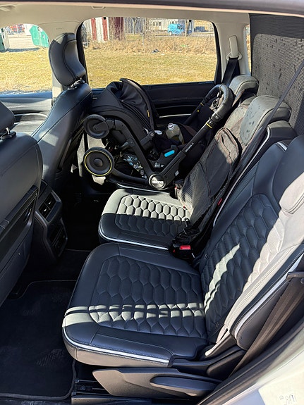 Ford S-MAX 8 of 13