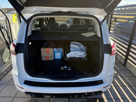 Ford S-MAX 9 of 13