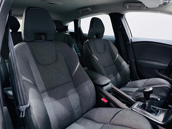 Volvo V40 Cross Country 5 of 5
