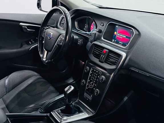 Volvo V40 Cross Country 4 of 5