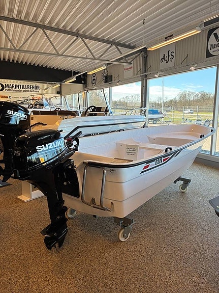 HR 445std inkl åror -26 + Suzuki DF 15 AL