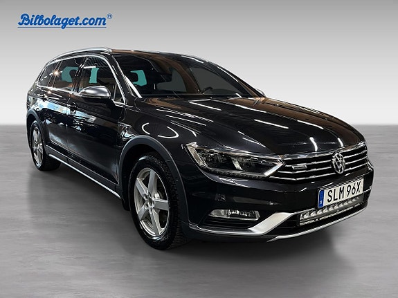 Volkswagen Passat Alltrack 3 of 5