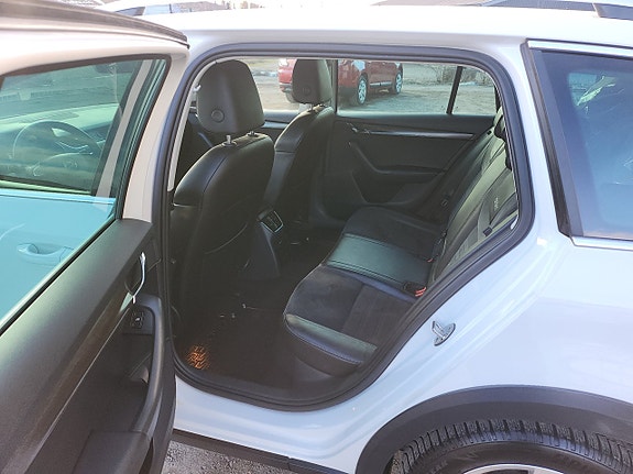 Skoda Octavia Scout 7 of 12