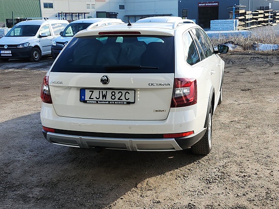 Skoda Octavia Scout 12 of 12