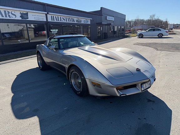 Chevrolet Corvette 3 of 18
