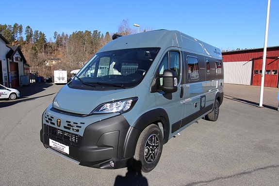 VANTourer Knaus R63 600 L Liftsäng 8 vxl automat