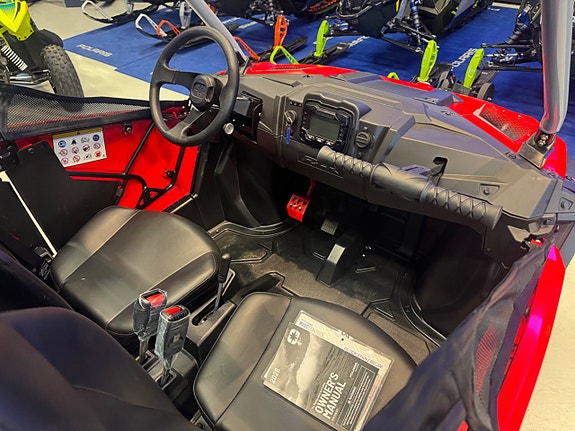Polaris Rzr 200 EFI 6 of 10