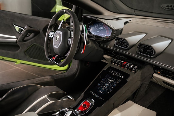Lamborghini Huracan 16 of 17