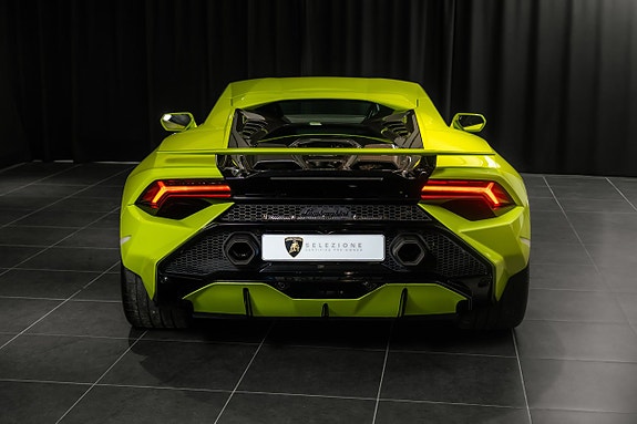 Lamborghini Huracan 5 of 5