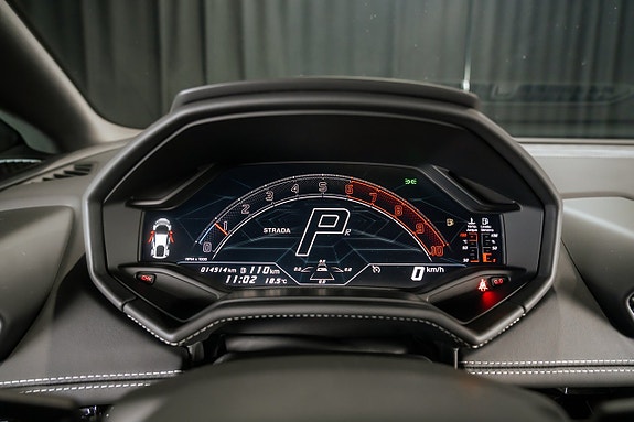 Lamborghini Huracan 13 of 17