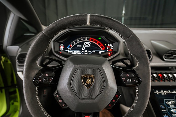 Lamborghini Huracan 14 of 17
