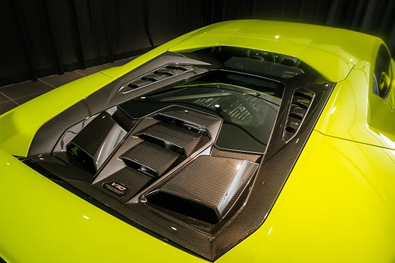 Lamborghini Huracan 8 of 17