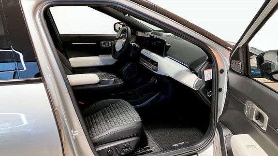 Kia EV4 3 of 13