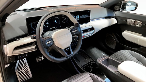 Kia EV4 11 of 13
