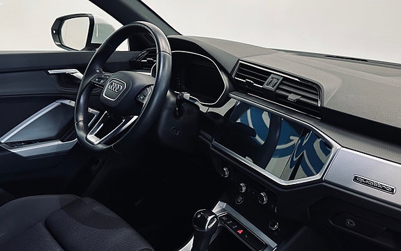 Audi Q3 10 of 12