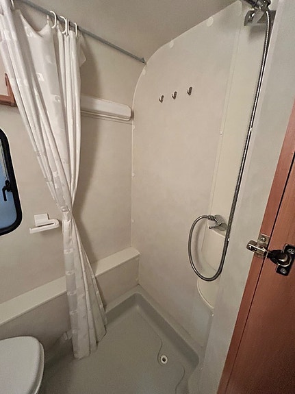 Adria ALTEA 542 DT BARNKAMMARVAGN 3 VÅNINGSSÄNGAR 10 of 14