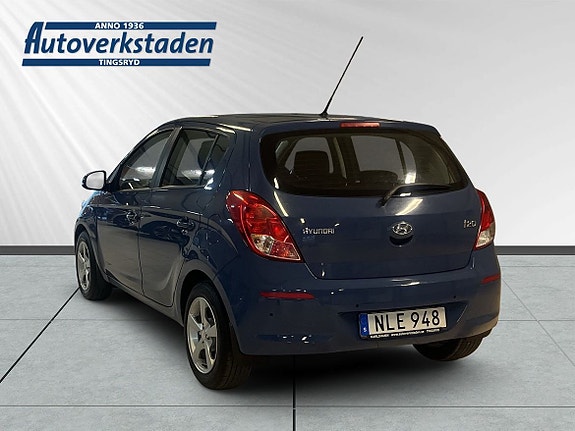 Hyundai i20 2 of 5