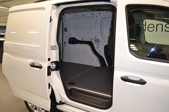 Volkswagen Caddy 9 of 9