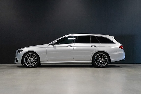 Mercedes-Benz E220 d 2 of 5
