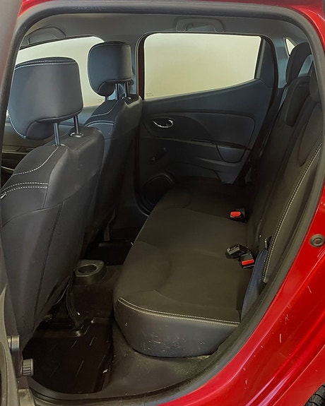 Renault Clio 10 of 14