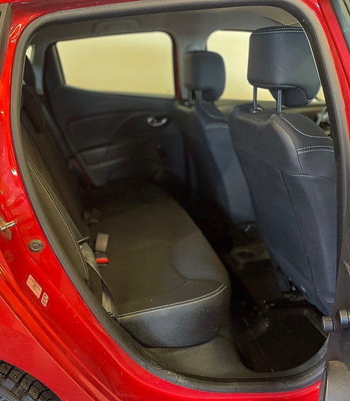 Renault Clio 11 of 14