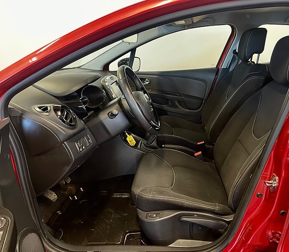 Renault Clio 8 of 14