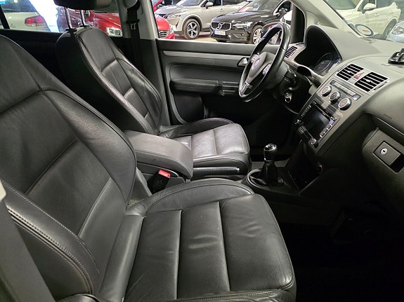 Volkswagen Touran Cross 7 of 10