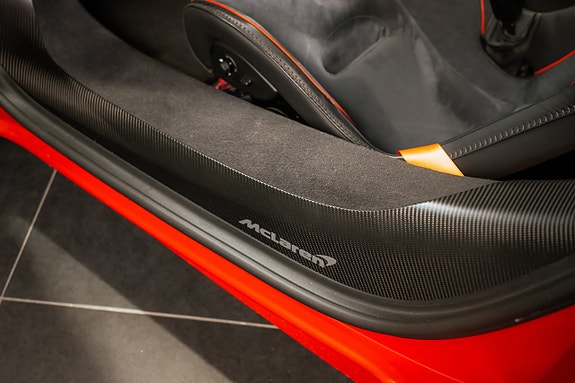 McLaren Artura 14 of 16