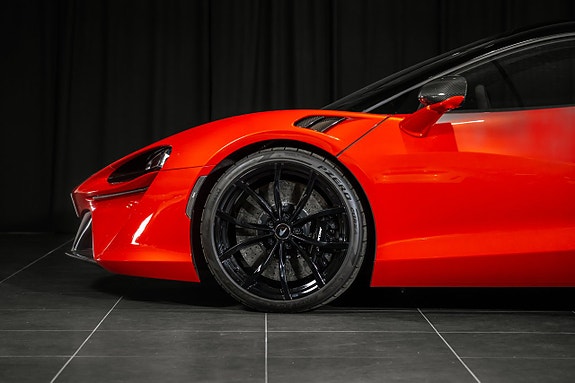 McLaren Artura 6 of 16