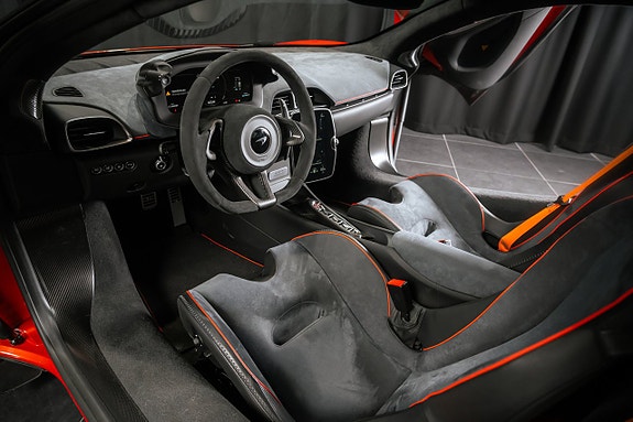 McLaren Artura 8 of 16