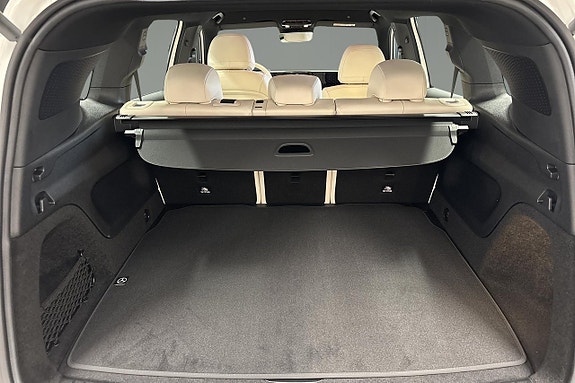 Mercedes-Benz GLB350 9 of 23