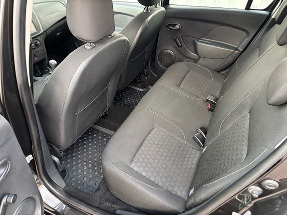 Dacia Logan 10 of 12