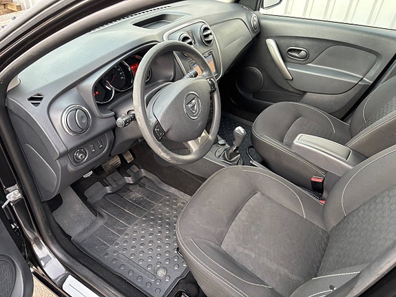 Dacia Logan 8 of 12