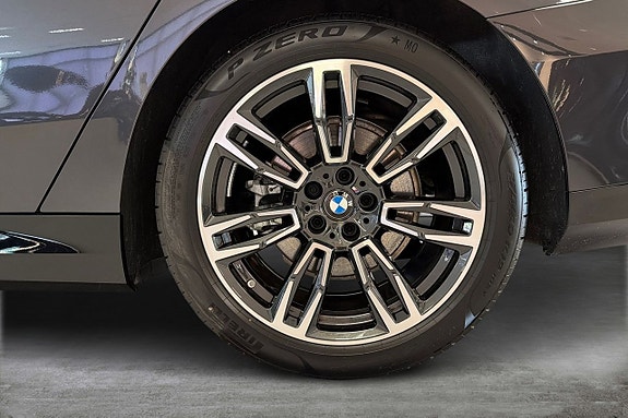 BMW 530e 15 of 18