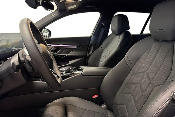 BMW 530e 12 of 18