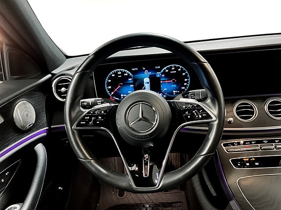 Mercedes-Benz E300 de 7 of 15