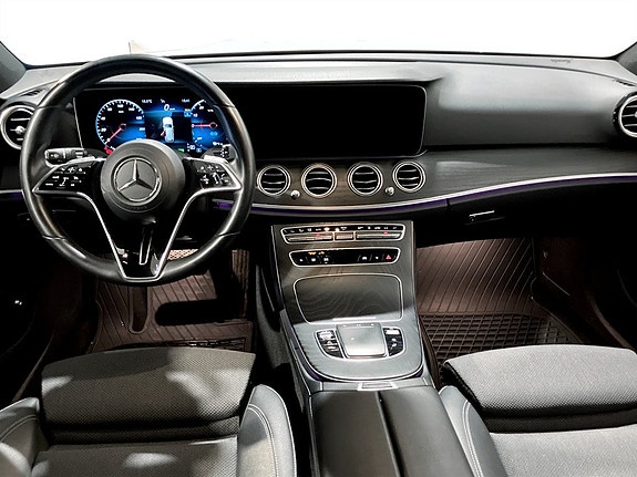 Mercedes-Benz E300 de 6 of 15