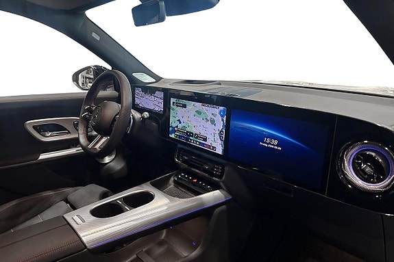 Mercedes-Benz GLB250+ 8 of 12